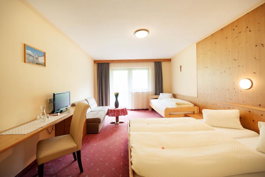 Hotel Steuxner Neustift im Stubaital Chambre photo