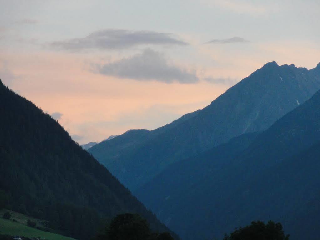Hotel Steuxner Neustift im Stubaital Extérieur photo
